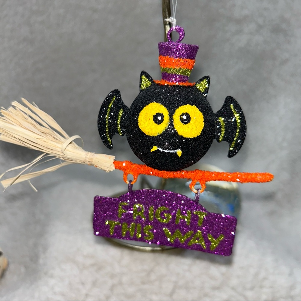 Pier 1 cute bat halloween ornament 4"  Fright this way sign glittery